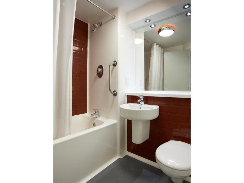 Travelodge Wadebridge Buitenkant foto
